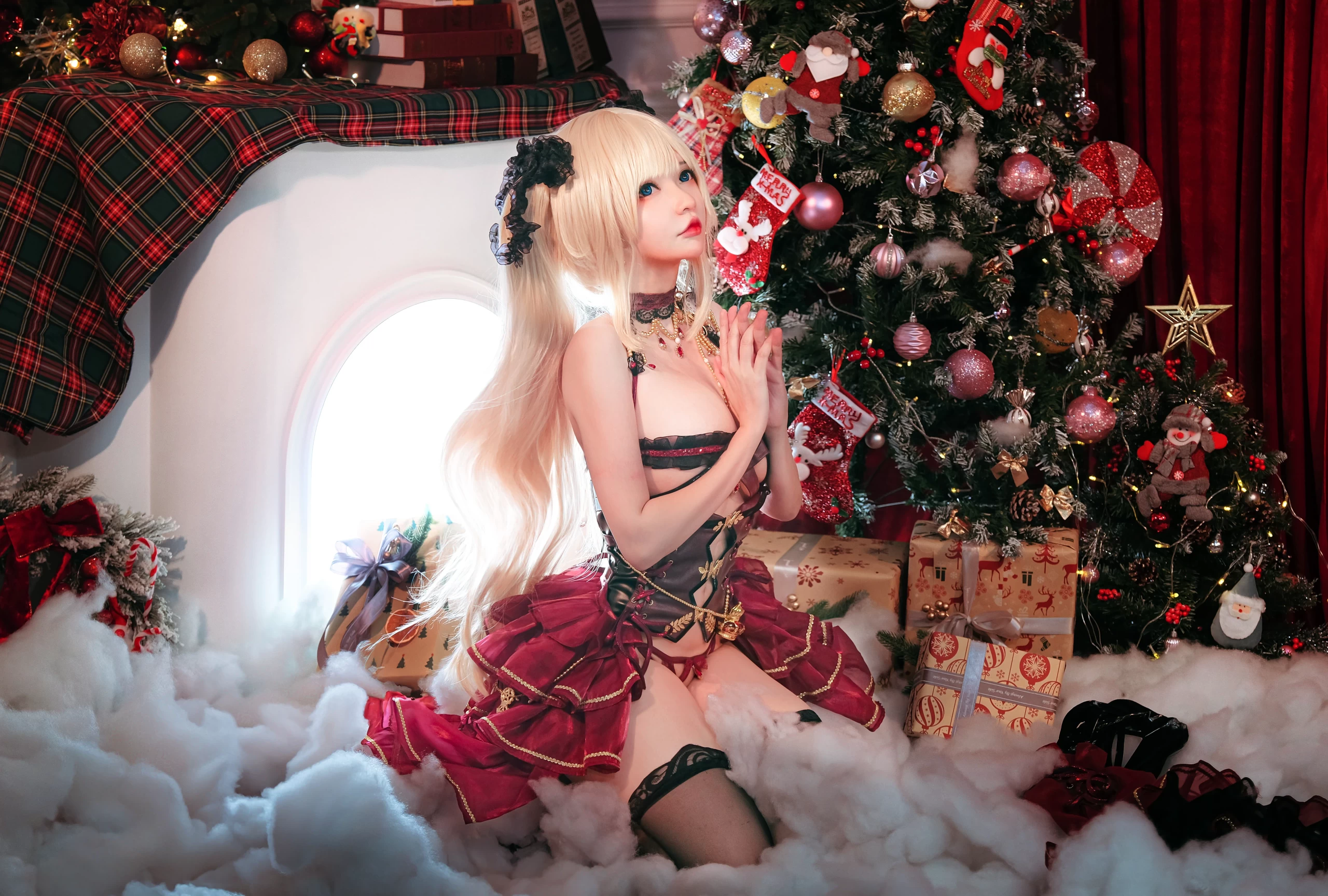 Potato Godzilla Marie Rose Xmas【28P-43.6MB】图片作品欣赏