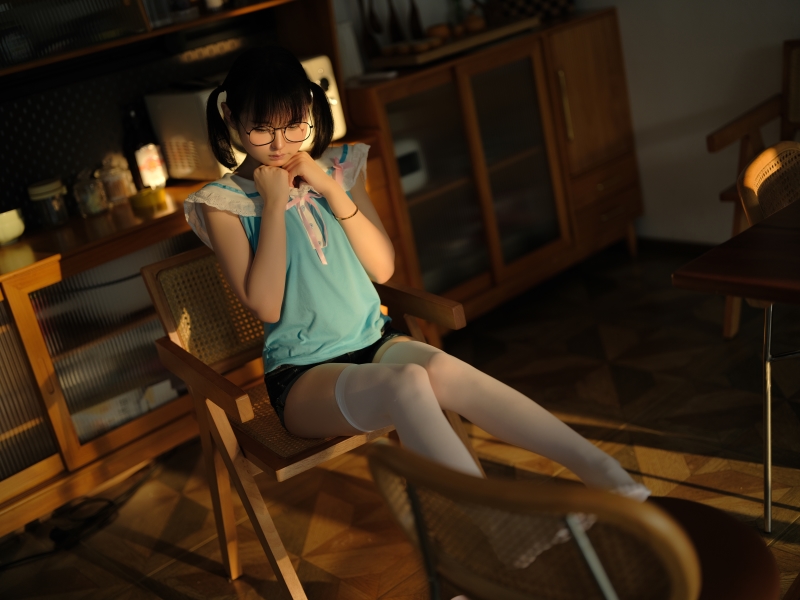 幼水铃衣 电子女友【35P-552MB】图片欣赏