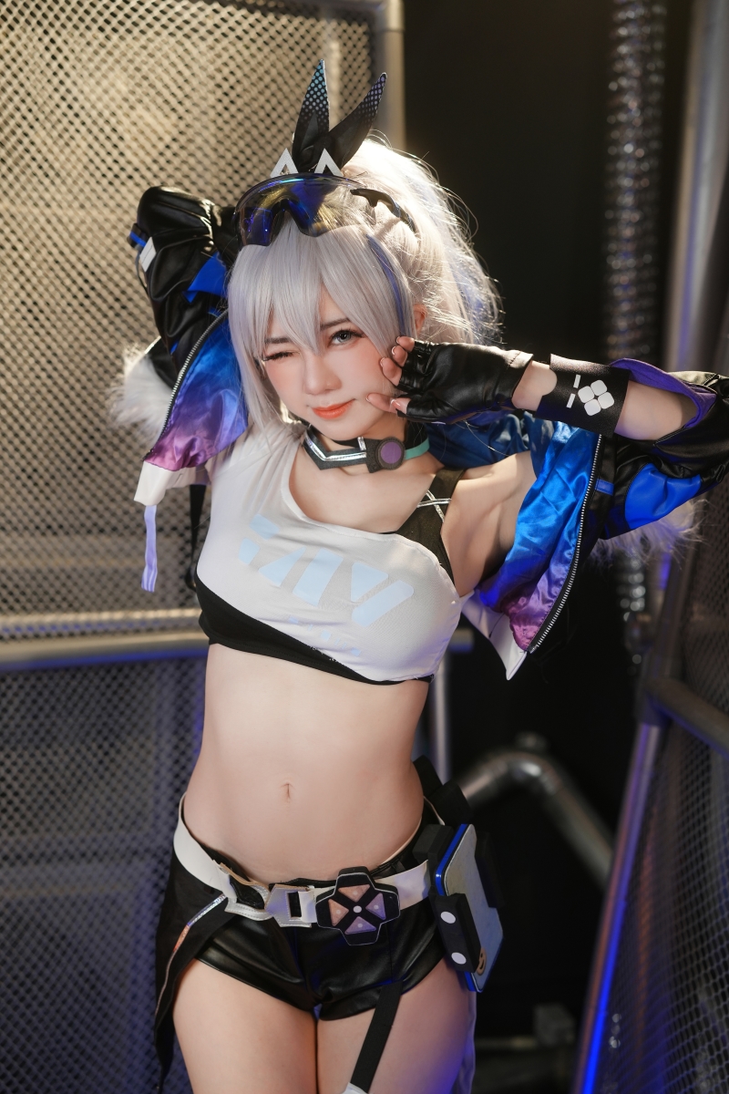 Sally Dorasnow Silver Wolf【25P-3V-355MB】新版作品