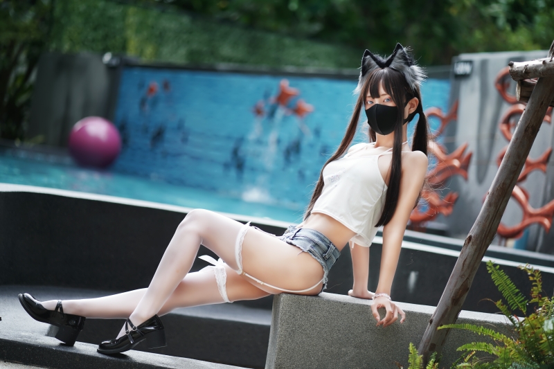 职业奶妈三水子 猫猫蓝白比基尼【85P-1V-545MB】非常漂亮