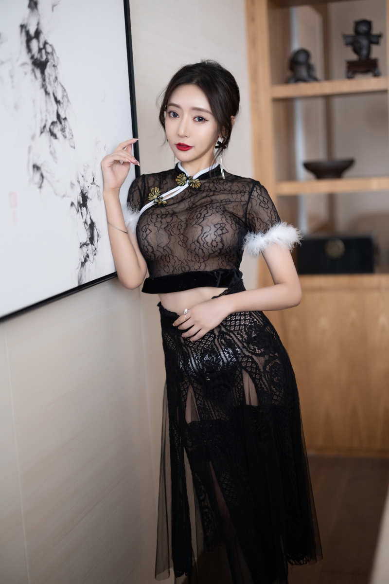 王馨瑶 黑色网纱毛毛旗袍【90P-362MB】微博照片