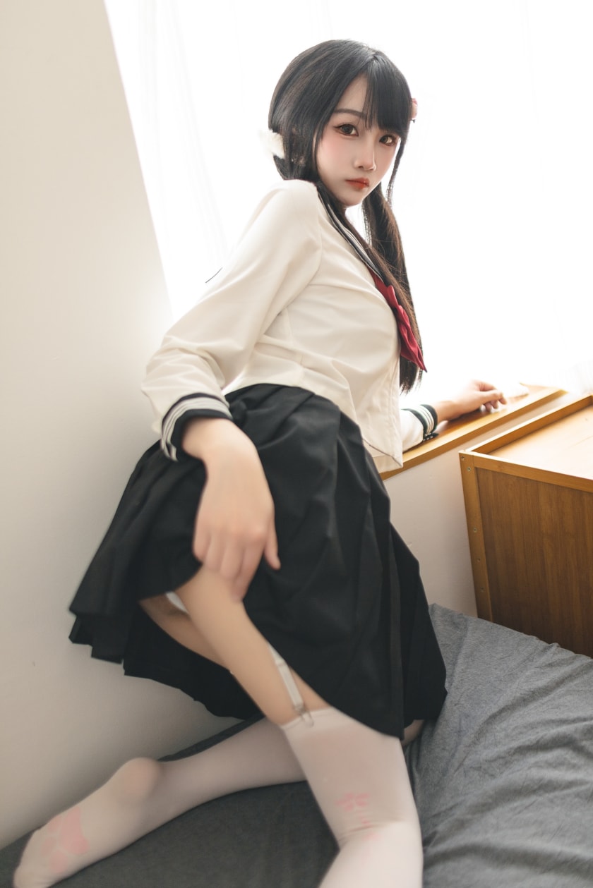 嗷呜酱 – 水手服图片大全高清