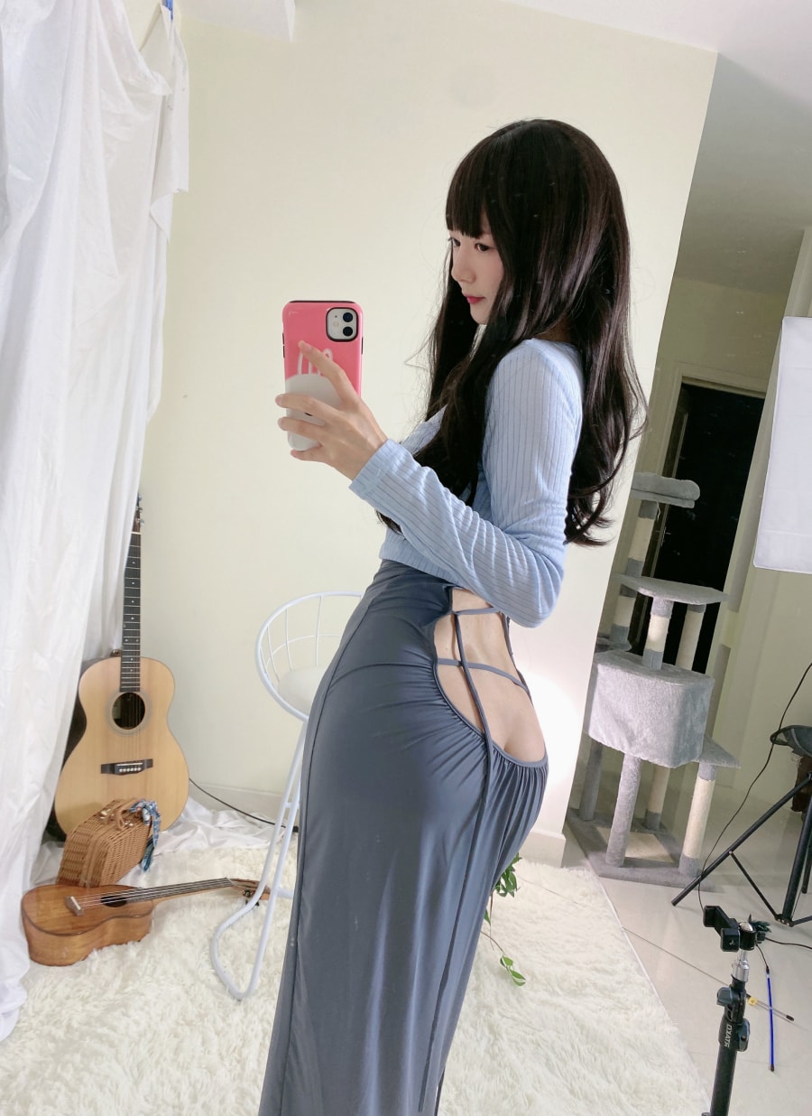 51酱 – 吉他妹妹微博照片