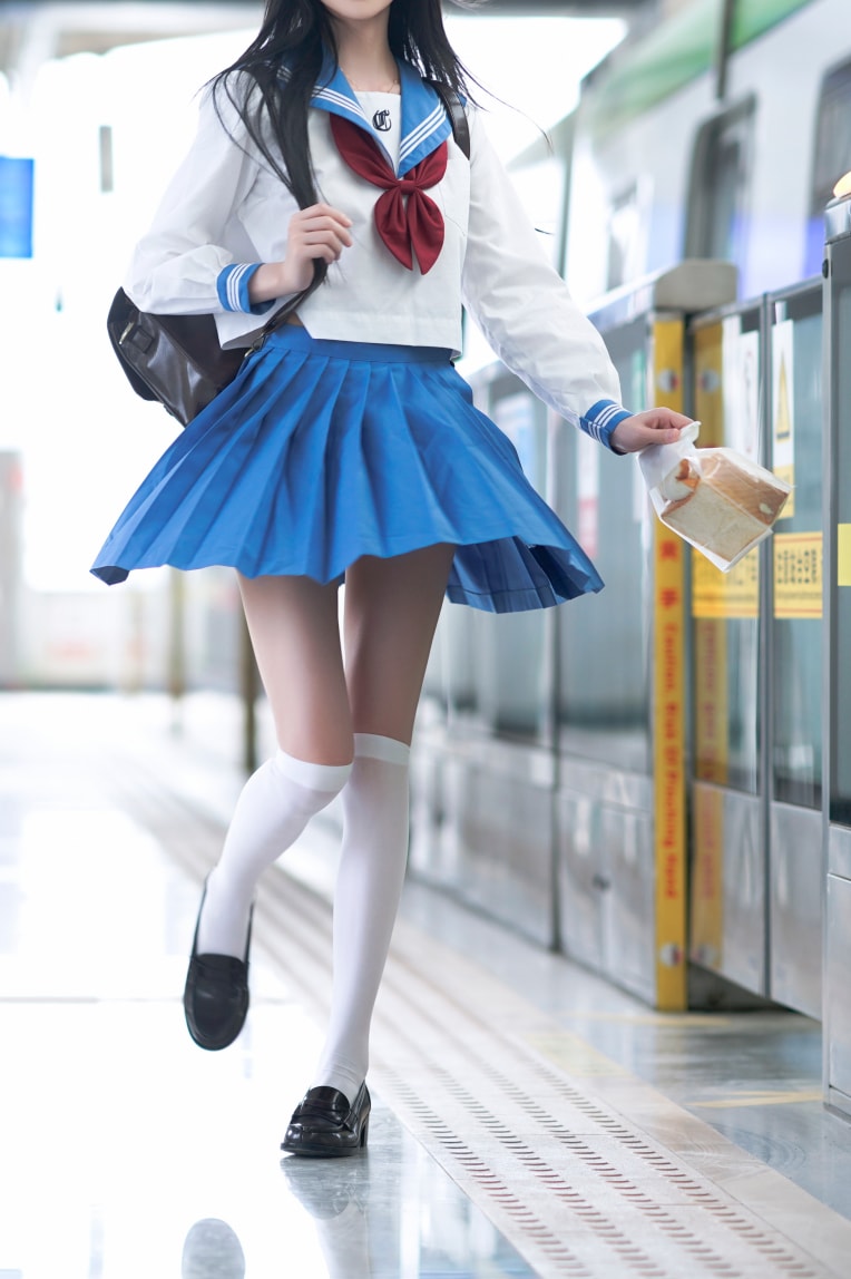 桜桃喵 – 地铁JK新版作品