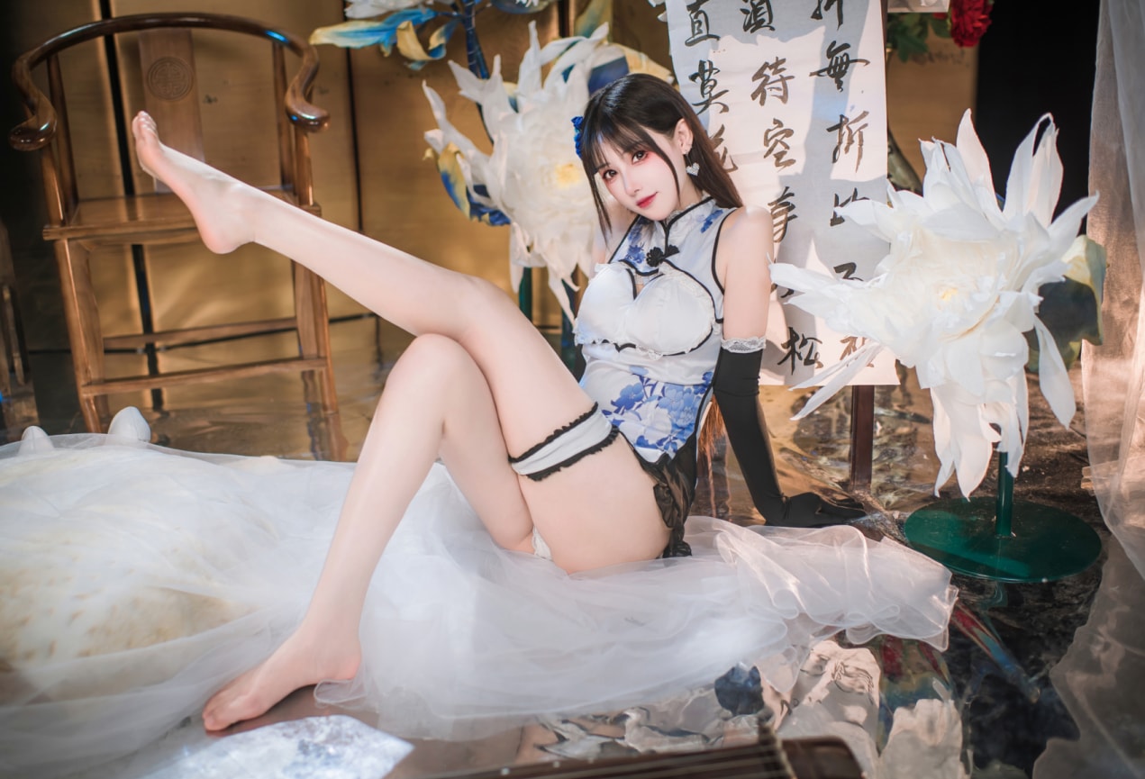 羽生三未 – 艳娘幻梦谭 瓶儿 青花瓷旗袍一起来欣赏吧！