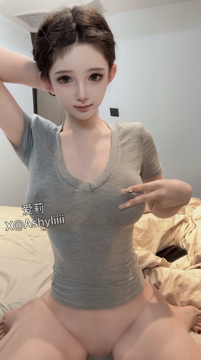 倦倦喵（爱莉） – 透灰T下载