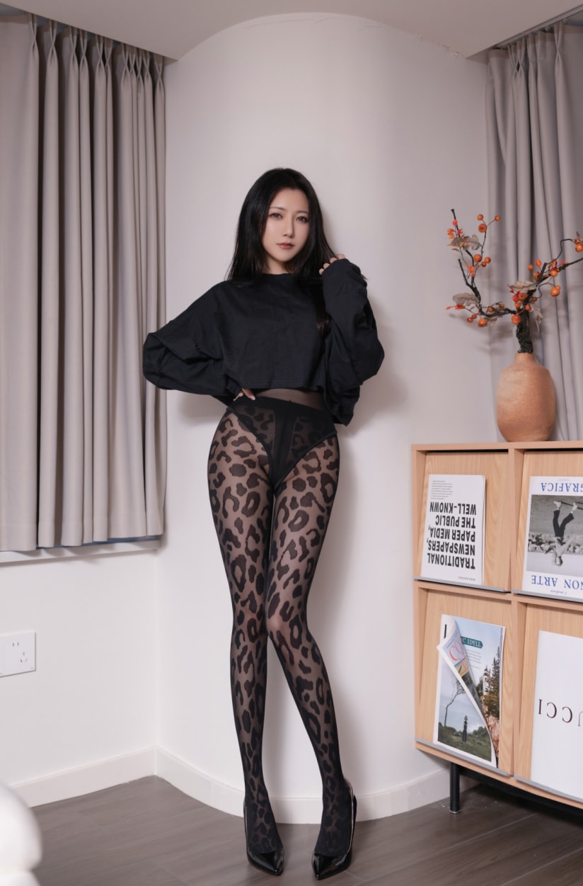 鱼子酱Fish – 杏感的丝来看看吧