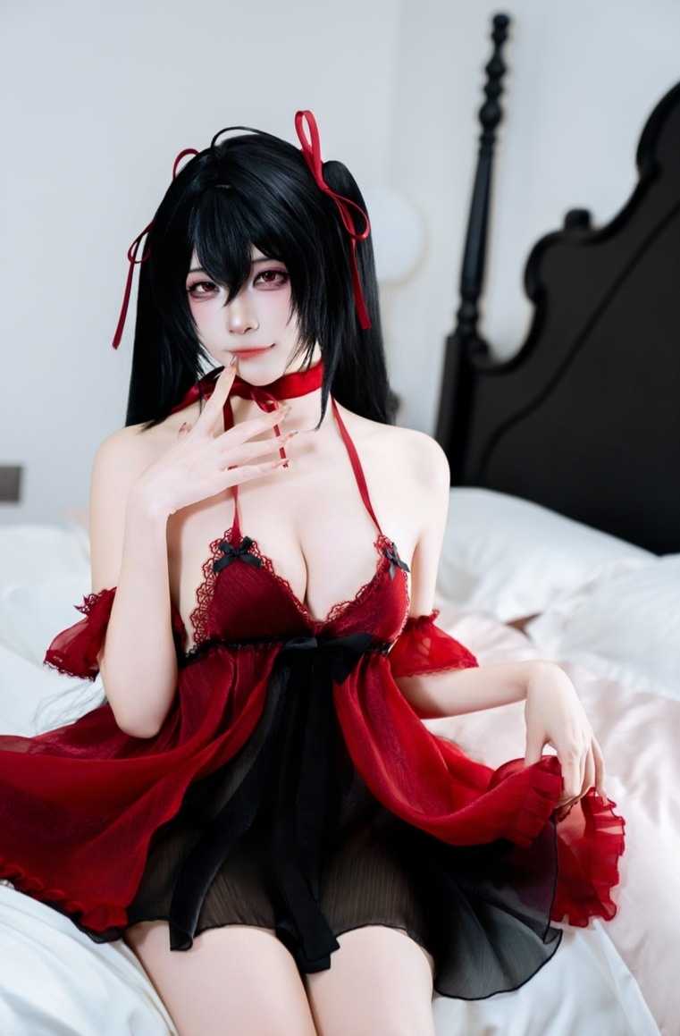 二佐Nisa – 碧蓝航线-大凤·睡衣美丽的女生图片